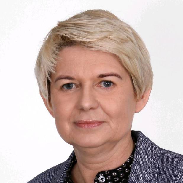 Mgr Karolina Szukalska – psycholog specjalizująca się w leczeniu młodzieży oraz terapii par i małżeństw.