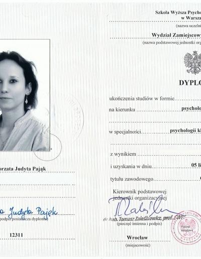 Dyplom ukończenia studiów magisterskich na kierunku psychologia, wydany dla Pani Małgorzaty Pająk przez Szkołę Wyższą Psychologii Społecznej w Warszawie w 2011 roku.